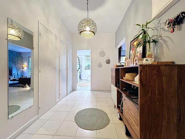 Le Mesnil-le-Roi 2P, 65m2,1CH, jardin, Box et Cave