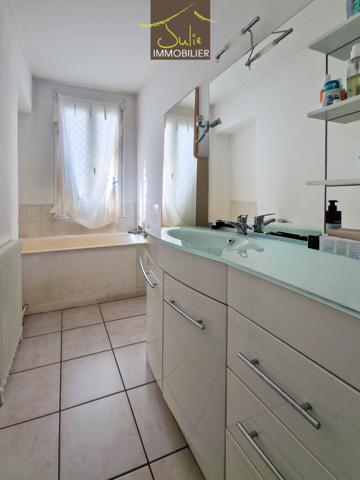 MAISON de 95m² à BRESSUIRE avec GARAGE et TERRAIN