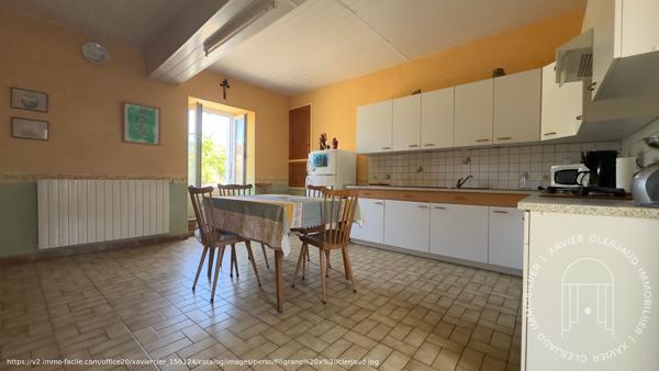 Maison Genneton 7 pièce(s) 149.59 m2 , Genneton