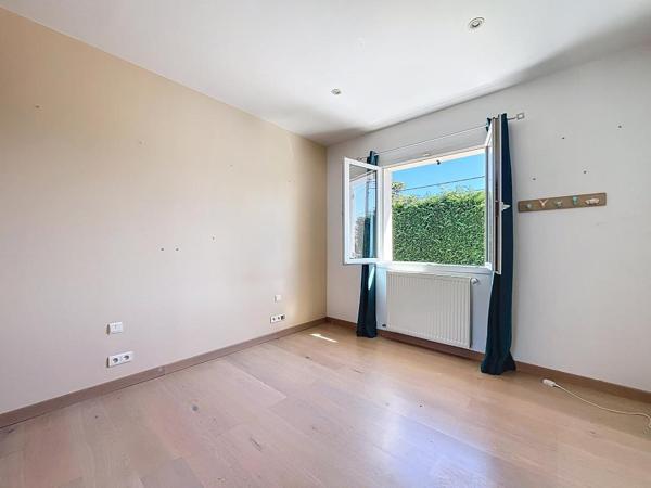 MAISON CLIMATISEE AVEC PISCINE ET JACUZZI- 150 m2 – EXTERIEUR 1300 m2 – 69330 MEYZIEU SECTEUR DU GRAND LARGE
