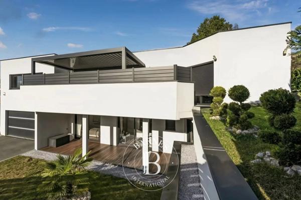 Veyre-Monton, Maison 5 Chambres -  241 m² à vendre