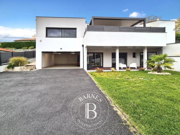 Veyre-Monton, Maison 5 Chambres -  241 m² à vendre
