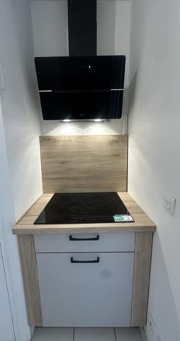 LYON 6E: STUDIO REFAIT A NEUF AC POSS. GARAGE