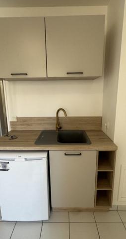 LYON 6E: STUDIO REFAIT A NEUF AC POSS. GARAGE