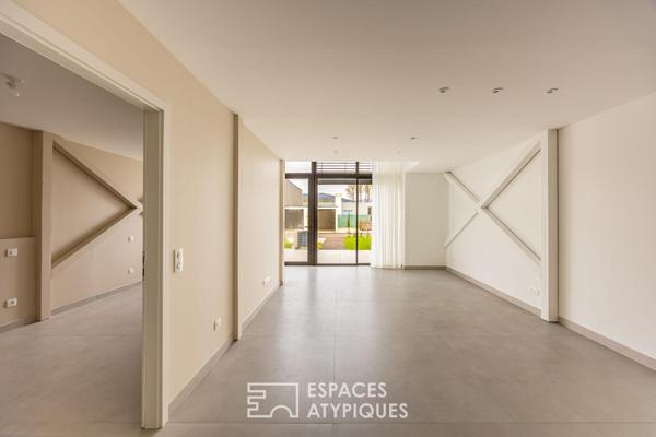 Loft contemporain en duplex et sa terrasse dans une ancienne friche industrielle