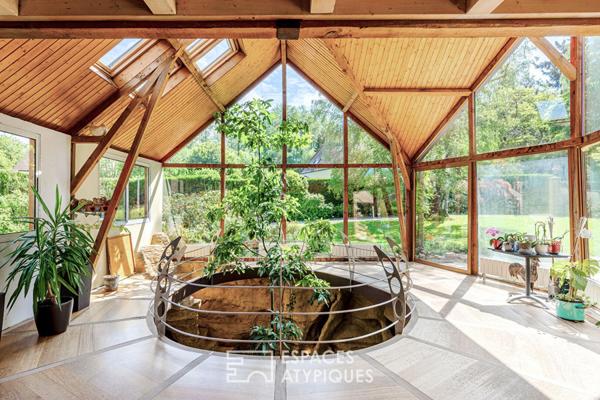 « L’Inattendue » aux portes du Vexin: Une maison spectaculaire et sa piscine intérieure.