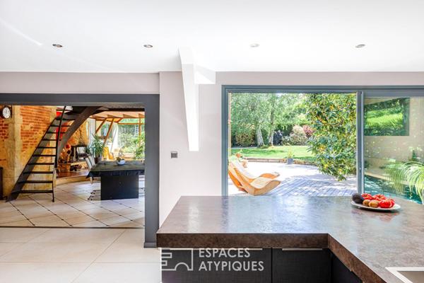 « L’Inattendue » aux portes du Vexin: Une maison spectaculaire et sa piscine intérieure.