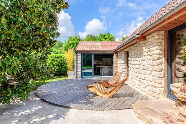 « L’Inattendue » aux portes du Vexin: Une maison spectaculaire et sa piscine intérieure.