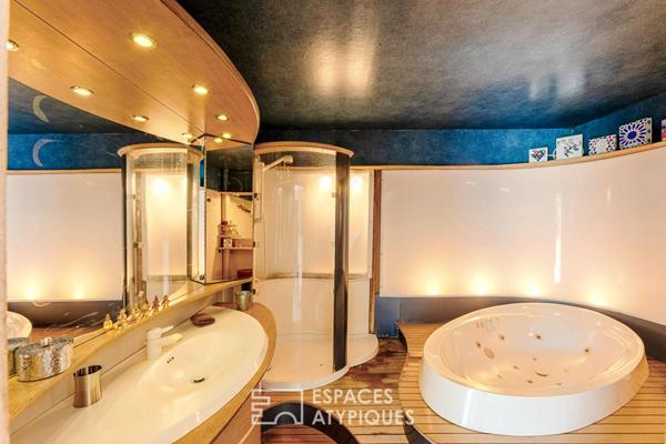 « L’Inattendue » aux portes du Vexin: Une maison spectaculaire et sa piscine intérieure.