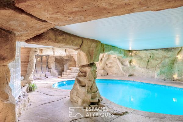« L’Inattendue » aux portes du Vexin: Une maison spectaculaire et sa piscine intérieure.