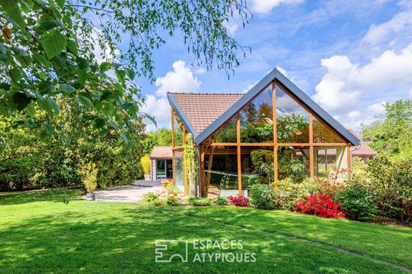 « L’Inattendue » aux portes du Vexin: Une maison spectaculaire et sa piscine intérieure.