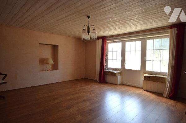 Propriété atypique, 3 suites parentales à différents niveau. Terrain clos sur 1000m²