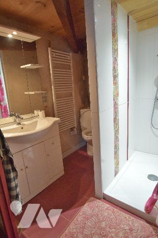 Propriété atypique, 3 suites parentales à différents niveau. Terrain clos sur 1000m²