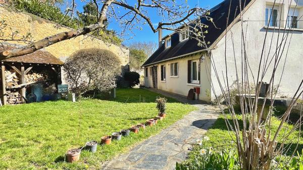 Maison
                                                                                                                                                                                                                                                                                                                        10 pièce(s)                                                                                                                                                                                                          6 chambre(s)                                                                                                                                                                                                          184  m²