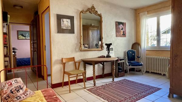 Maison
                                                                                                                                                                                                                                                                                                                        10 pièce(s)                                                                                                                                                                                                          6 chambre(s)                                                                                                                                                                                                          184  m²