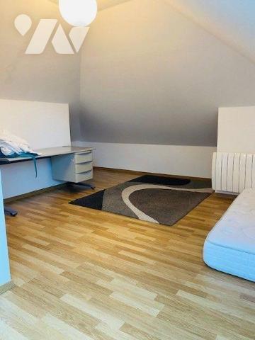 A Vendre à Lannion (22300) en Côtes-d'Armor (22), un pavillon de plain-pied + étage d'une surfa...