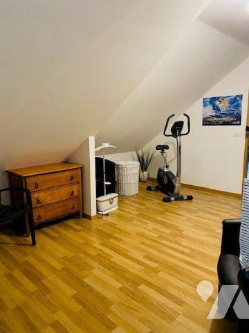 A Vendre à Lannion (22300) en Côtes-d'Armor (22), un pavillon de plain-pied + étage d'une surfa...