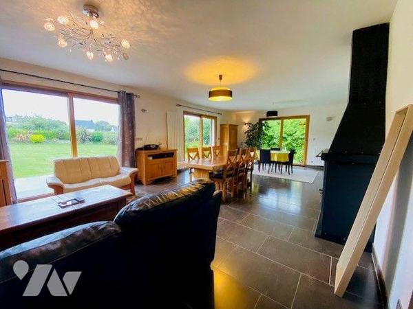 A Vendre à Lannion (22300) en Côtes-d'Armor (22), un pavillon de plain-pied + étage d'une surfa...