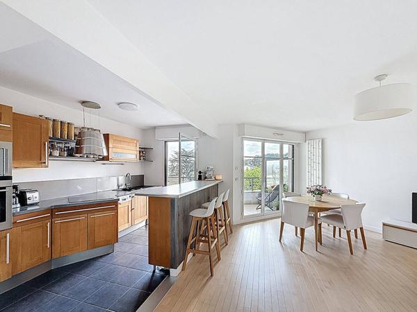 Appartement à vendre - Suresnes 3 pièces de 74 m²