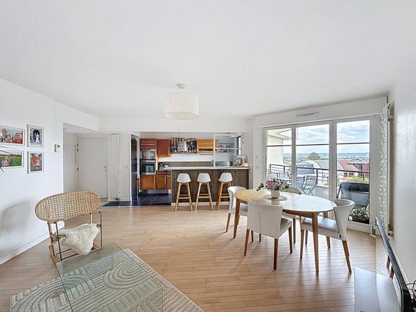 Appartement à vendre - Suresnes 3 pièces de 74 m²