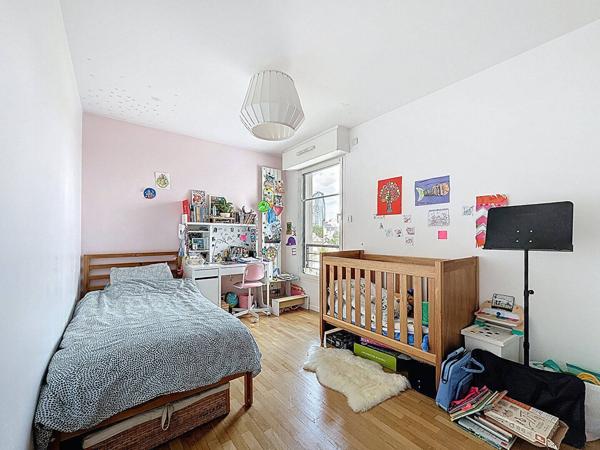 Appartement à vendre - Suresnes 3 pièces de 74 m²