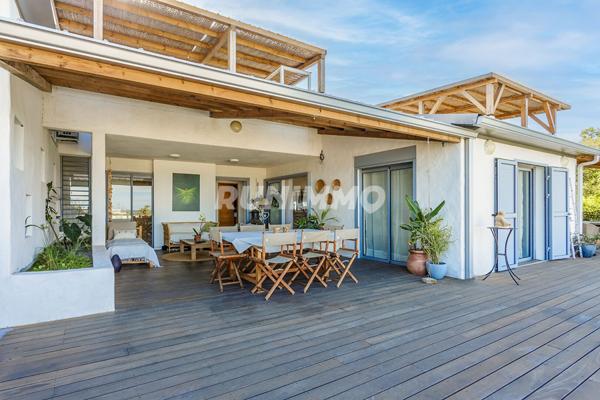 Villa vue mer Les Trois Bassins Littoral