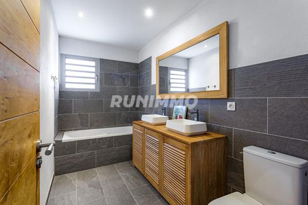 Villa vue mer Les Trois Bassins Littoral