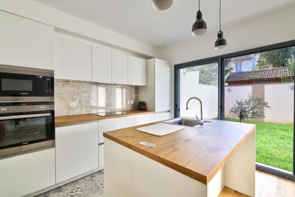 Maison Villejuif 95  m2