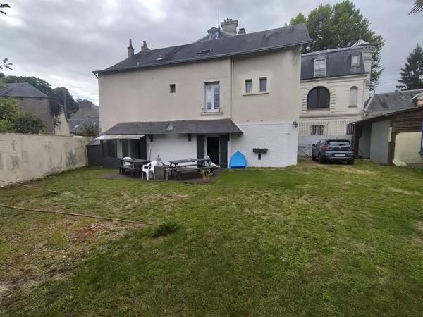 À vendre - Maison, 7 pièces située à Montval-sur-Loir (72500)