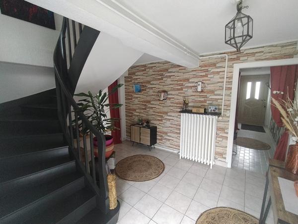 À vendre - Maison, 7 pièces située à Montval-sur-Loir (72500)