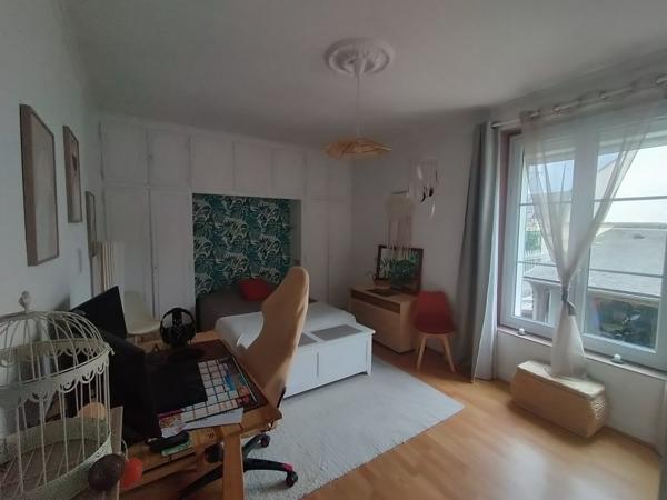 À vendre - Maison, 7 pièces située à Montval-sur-Loir (72500)