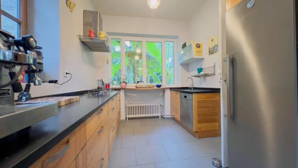 Finistère (29) – À vendre à PONT AVEN - Maison à vendre 6 pièces de 145 m² habitable et 230 m² utile - Terrain de 4 500 m² - Garage - Atelier - Serre.