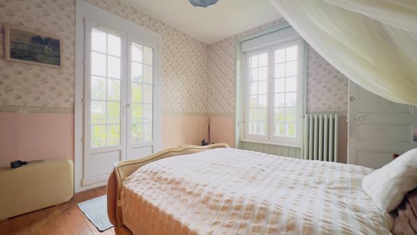 Finistère (29) – À vendre à PONT AVEN - Maison à vendre 6 pièces de 145 m² habitable et 230 m² utile - Terrain de 4 500 m² - Garage - Atelier - Serre.