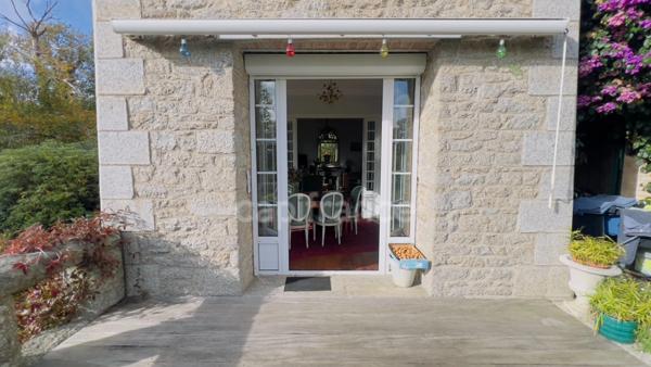Finistère (29) – À vendre à PONT AVEN - Maison à vendre 6 pièces de 145 m² habitable et 230 m² utile - Terrain de 4 500 m² - Garage - Atelier - Serre.
