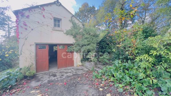 Finistère (29) – À vendre à PONT AVEN - Maison à vendre 6 pièces de 145 m² habitable et 230 m² utile - Terrain de 4 500 m² - Garage - Atelier - Serre.