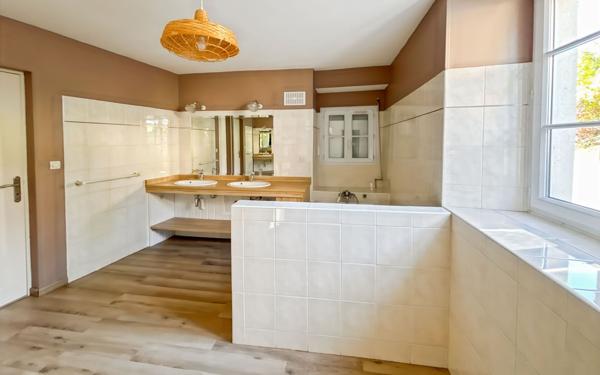 Maison à vendre    6 pièces •  Puiseaux