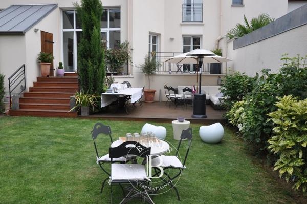 Issy-les-Moulineaux, Maison 5 Chambres -  188 m² à vendre