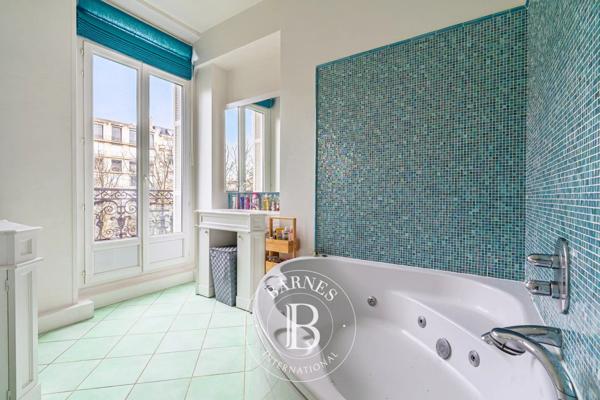 Paris 16ème, Appartement 4 Chambres -  287 m² à vendre
