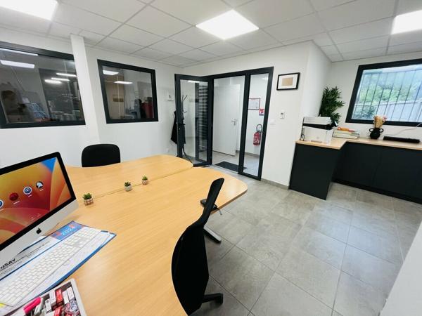 A LOUER SELECTION PREMIUM - BUREAUX 64 m² + 2 STATIONNEMENTS PRIVATIFS CLOS