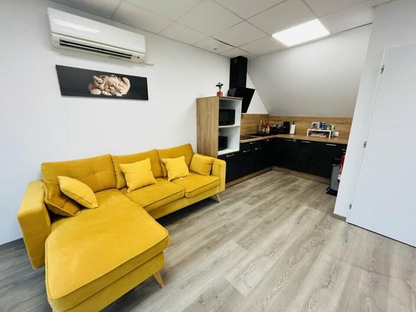 A LOUER SELECTION PREMIUM - BUREAUX 64 m² + 2 STATIONNEMENTS PRIVATIFS CLOS
