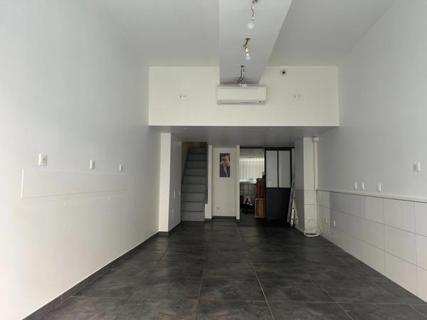 Savoie (73), à vendre CHAMBERY Centre ville, local commercial 58m2, emplacement n°1