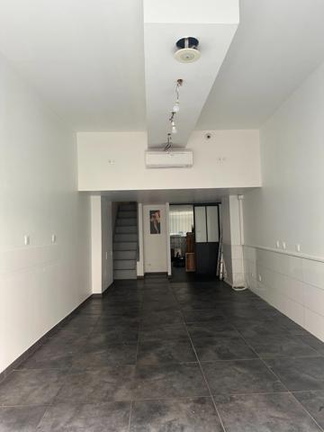 Savoie (73), à vendre CHAMBERY Centre ville, local commercial 58m2, emplacement n°1