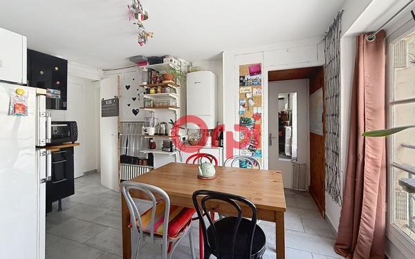 Appartement à vendre    3 pièces • 54 m2 Paris 10