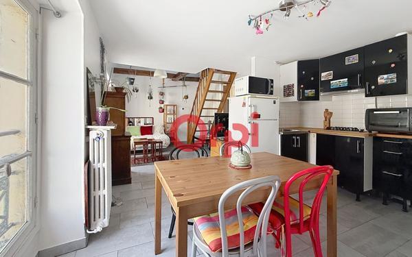 Appartement à vendre    3 pièces • 54 m2 Paris 10