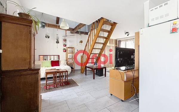 Appartement à vendre    3 pièces • 54 m2 Paris 10