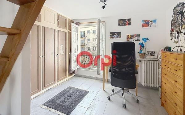 Appartement à vendre    3 pièces • 54 m2 Paris 10