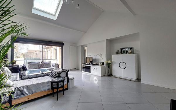 Maison à vendre    6 pièces • 142,56 m2 Chenôve