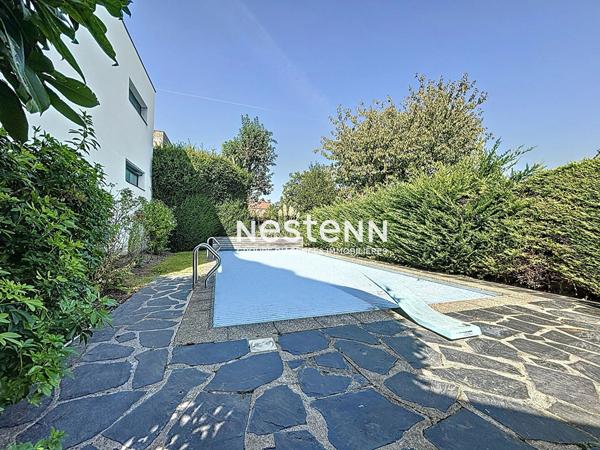 ISSY LES MOULINEAUX - Maison 9 pièces avec 5 chambres jardin piscine garages