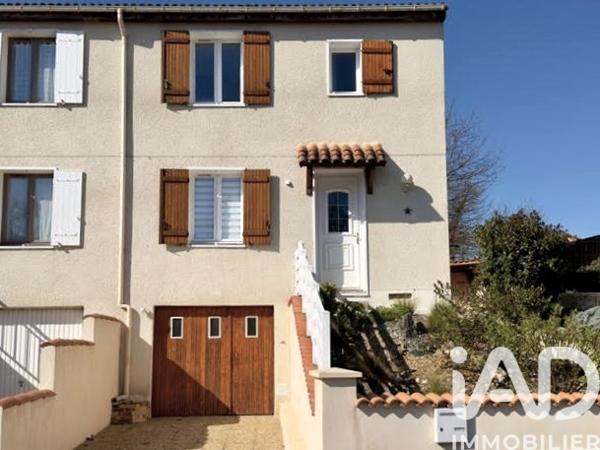 Maison à vendre 5 pièces 91 m² Saint-Yrieix-sur-Charente