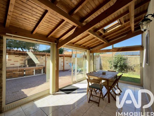 Maison à vendre 5 pièces 91 m² Saint-Yrieix-sur-Charente